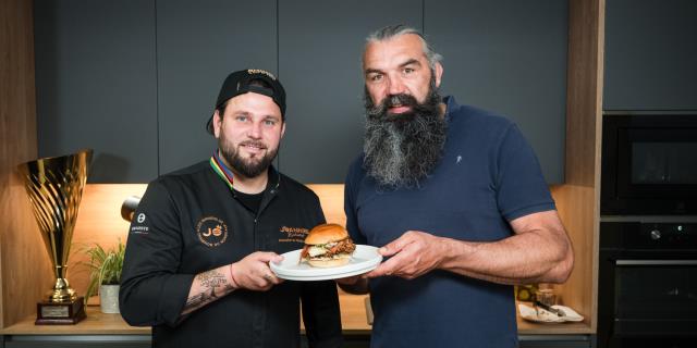 Leur idée : lancer une franchise de burgers haut de gamme