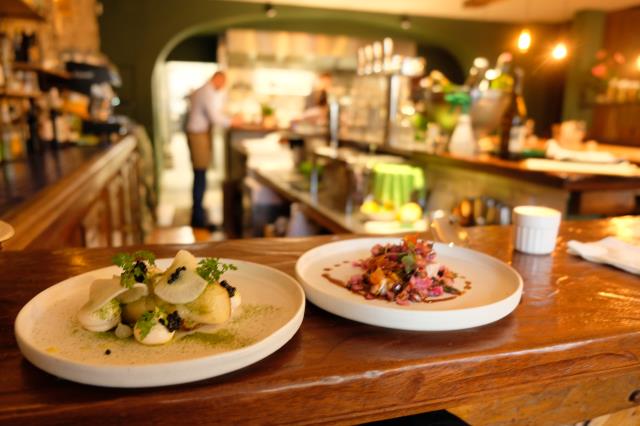 Le bar à tapas d'ERROA propose à la carte une vingtaine de tapas gastronomiques 