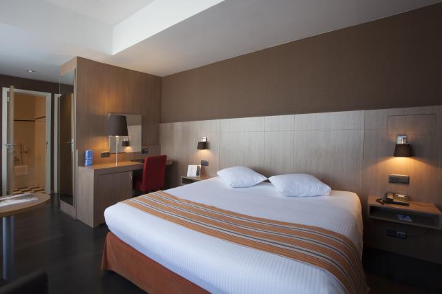 L'une des chambres de l'hôtel. 