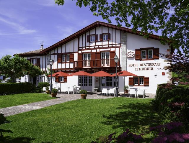 La maison Ithurria est une institution du village d'Ainhoa depuis 1962
