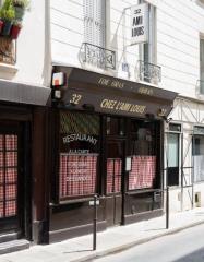 Chez L'Ami Louis, une institution parisienne fondée en 1924 reprise par le groupe LVMH.