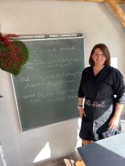 Sandra Gallet, gérante de Côté Pont, change de menu unique tous les jours depuis près de vingt ans.	