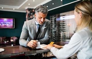 La proposition de surclassement peut se faire sur place, lors de l'arrivée du client.