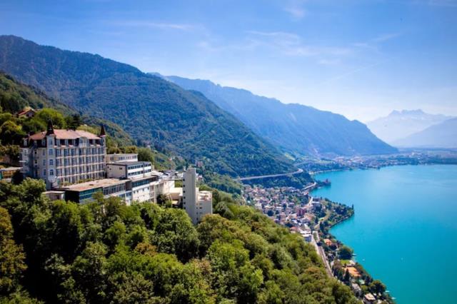 Glion figure parmi les cinq meilleures écoles hôtelières au monde.