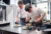 ©GettyImages - Le Second de cuisine est l’assistant direct du chef de cuisine, son bras droit et celui qui le remplace en son absence.