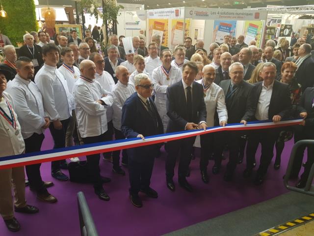 L'inauguration du salon a eu lien en présence du maire de Nice, Christian Estrosi et de nombreuses personnalités.