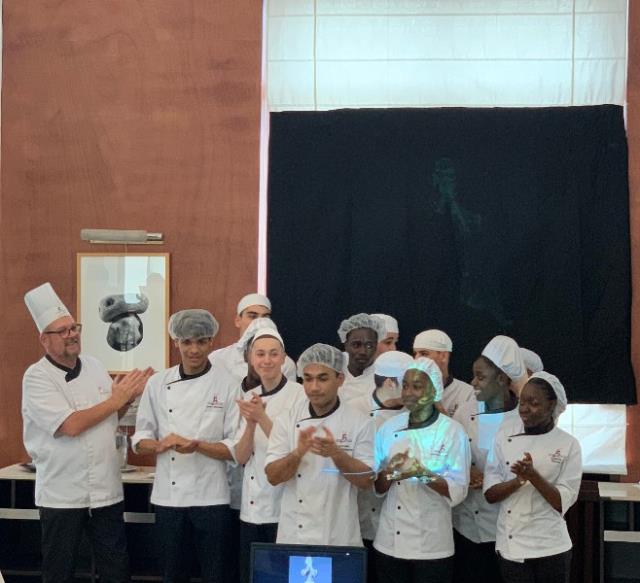 La brigade des cuisiniers ovationnée lors de cette odyssée
