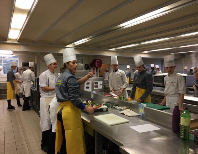 Les candidates en coulisse du concours culinaire : Le Dragonnes Cook Challenge