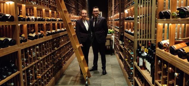 Julie Staelen et Matthias Cattelin sont employés au restaurant 3 étoiles Quince. Une expérience inédite pour eux.