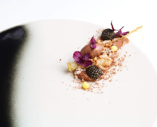 Association de chocolat et caviar, par le chef doublement étoilé Kazuyuki Tanaka.