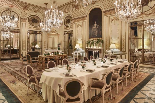 Le salon Pompadour, une merveille pour déjeuner ou dīner au Meurice