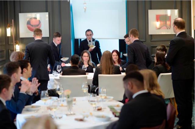 Les Bachelor de la Luxury Hotelschool au prestigieux restaurant l'Assiette Champenoise, 3 étoiles au Michelin