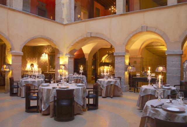 Le restaurant de la Cour des loges.
