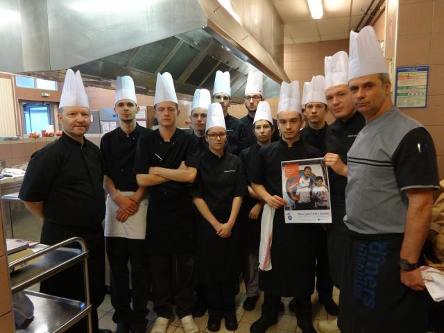Les élèves TBAC PRO Cuisine avec Mr Dupuy et Mr Guillot