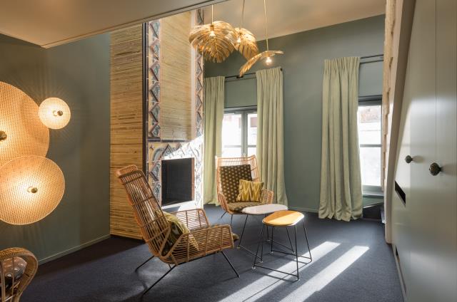 La suite Volatili est une création en duplex originale qui mixe les styles et les époques. Elle incarne l'hétéroclisme inhérent au projet architectural de la nouvelle Tour Rose.