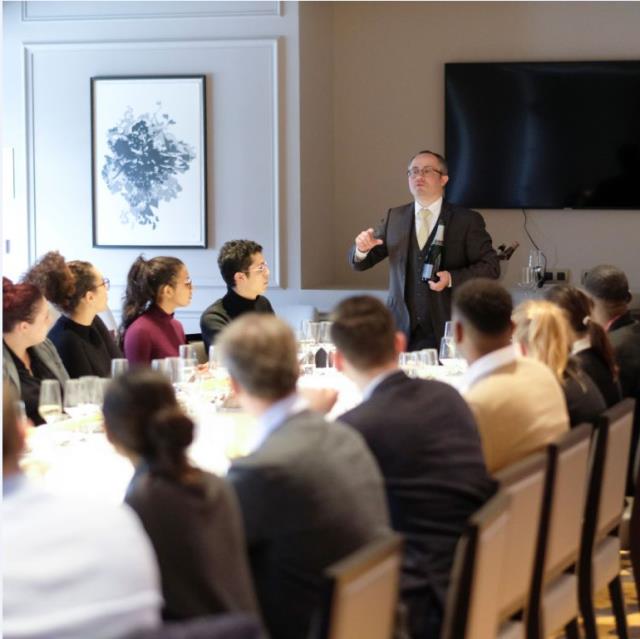 Les Bachelor de la Luxury Hotelschool ont assisté à des conférences d'un haut niveau