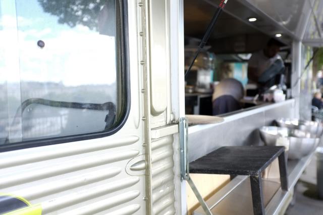 Comme pour tous les restaurants, une formation spécifique en hygiène de 14 heures doit être suivie par au moins une personne travaillant dans le Food-truck.