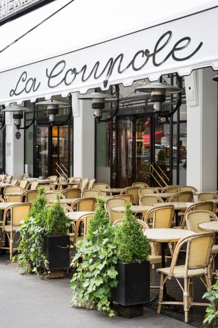 Grâce à ses chauffages extérieurs, la terrasse de La Coupole, à Paris (XIVe), reste installée tout l'hiver.