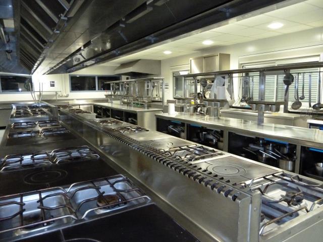 les cuisines du CFA commerce et services de Blagnac