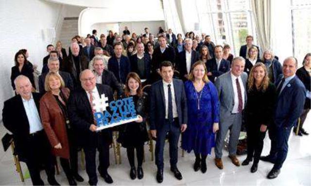 Les professionnels de la Côte d'Azur Autour de David Lisnard et Caroline Leboucher, directrice générale d'Atout France, lors de la signature du contrat 2020/2022.