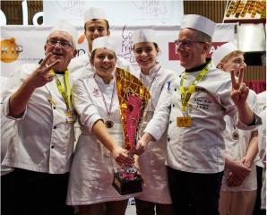 Lycée St Joseph - St Marc : de gauche à droite - Dominique Jegousse (formateur boulangerie), Alan...