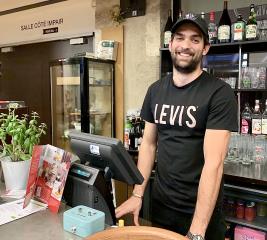 Pour Clément Bergaud, la fièvre du Samedi soir c'est la préparation du plus de 150 burgers