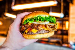 Le nouveau restaurant propose des burgers « made in France » pour tous les goûts