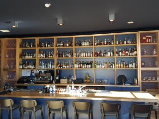 Le Bar Louise de l'hôtel François Premier est le seul bar à cocktails de Cognac