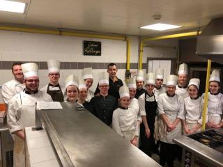 La brigade de TSTHR et 2ème Année de BTS MHR accompagné du Chef Hervé Mousset et un des proffeseur...