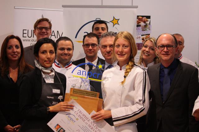 Les lauréats du 19ème Trophée ANPCR entourés notamment de Bruno Treffel, président de l'ANPCR, et de Laurent Cartier, directeur de restaurant des Terrasses d'Uriage, à Uriage-les-Bains (38), et parrain de l'événement.