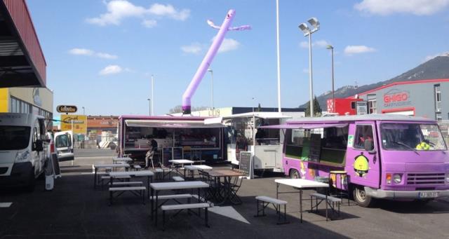 Dans le Var, les food-trucks ont créé eux-mêmes leur solution en se tournant vers les entreprises privées.