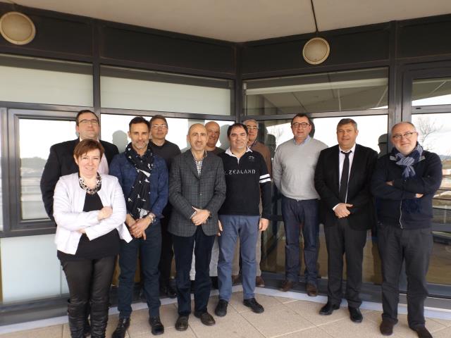 Les coprésidents Thierry Deniau et Raymond Fannoy (respectivement deuxième et troisième en partant de la droite) avec les membres du conseil d'administration de l'Umih11