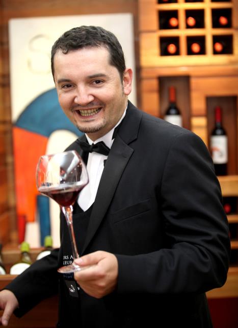 Crescencio Gonzalez s'est formé au métier de sommelier au Mexique.