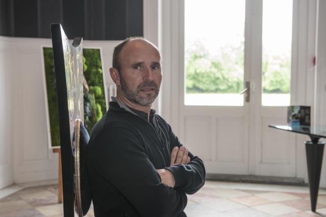 Jean-Pascal Roger, propriétaire du Domaine de Brandois à La Mothe-Achard (85), vient de recruter 5 personnes pour renforcer ses équipes durant l'été.