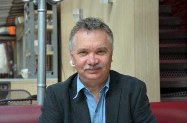« Aujourd'hui, en Vendée, il manque entre 800 et 900 cuisiniers et plus encore de serveurs », confie Joël Giraudeau, président de l'Umih 85.