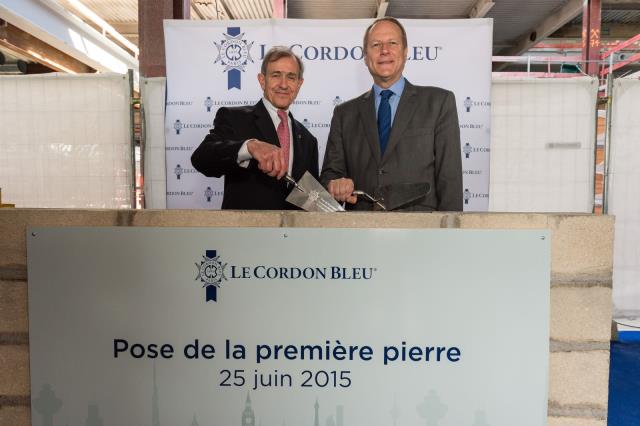 André Cointreau, président Le Cordon Bleu International, et Philippe Goujon, député-maire du 15e arrondissement.