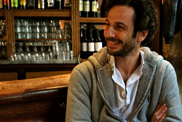 Fils d'architecte et bricoleur à ses heures, Laurent Guarrera supervise les travaux, les ouvertures de restaurants et la maintenance.