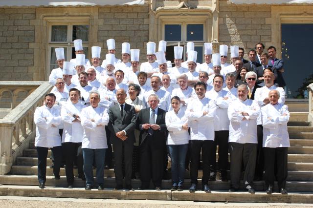 Au centre : Hervé Fleury et Gérard Pélisson. Des chefs étoilés venus en réunion, en parallèle de la remise des Trophées Bocuse & Co 3 parrainée par yanncik Alléno : Pierre-Yves Bertrand (Ouest Express) / Sébastien Leroy (Ouest Express) / Hervé Fleury / Be