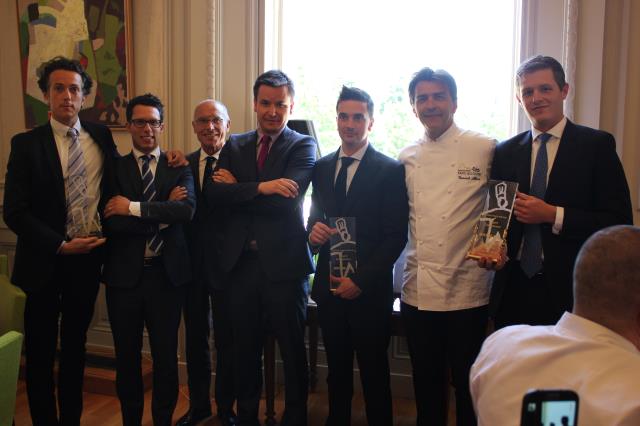'Trophées Bocuse & Co 3', la légende est : de gauche à droite, Pierre-Yves Bertrand (Ouest Express) / Sébastien Leroy (Ouest Express) / Hervé Fleury / Benjamin Bonardi (Ouest Express) / Augusto Dos Santos (Augusto Gastronomie) / Yannick Alléno / Nicolas F
