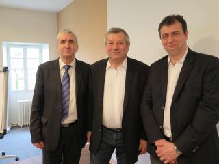 De gauche à droite : Jean-Jacques Ernandorena, président de l'IFM, Roland Héguy eet Hervé Bourg,...