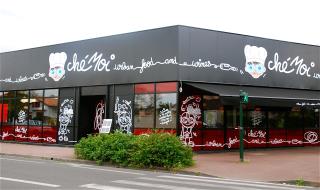 Habillé par le dessinateur Jofo, belle visibilité pour le restaurant de Pascal Hamon ouvert le 2...