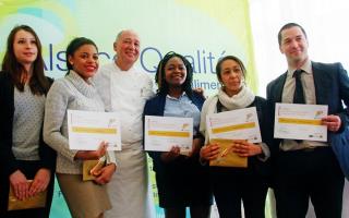 Le président du jury Marc Haeberlin a récompensé la meilleure équipe du concours, composée de...