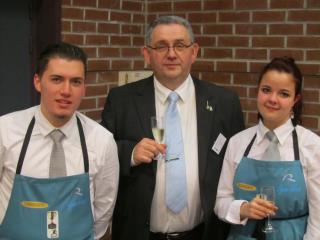 Guy de Swarte entouré par le seul gagnant masculin, Jessy Carpentier (CFA public de Lille), 3e sur...