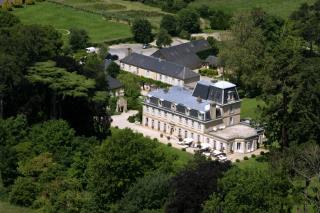 L'hôtel cinq étoiles est installé dans une très belle propriété au coeur du Bessin.