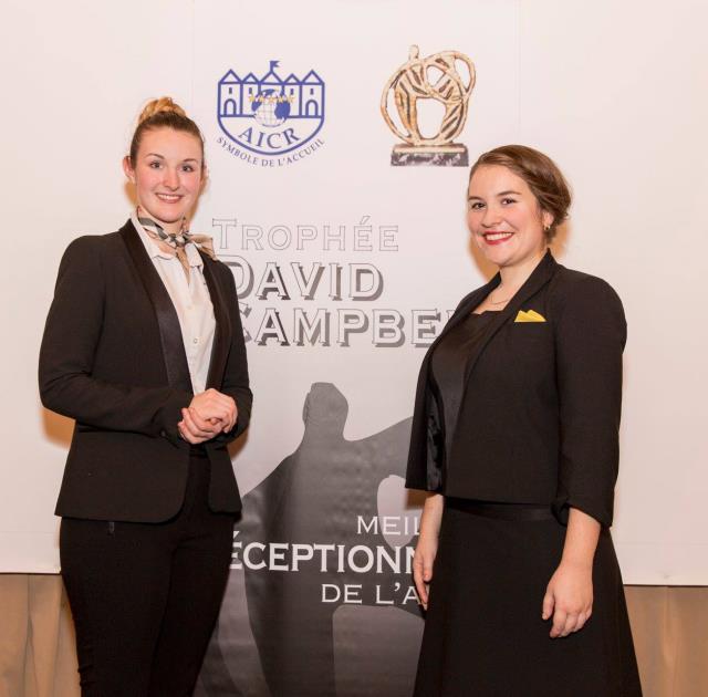 Marie Beneteau du lycée d'Occitanie gagnante du Trophée David Campbel Junior et Agnès Clévy de l'hôtel Baume gagnante du Trophée Capbell