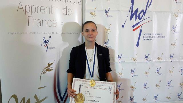 Emilie Dubois du lycée Montaleau médaille d'or départemental cuisine froide