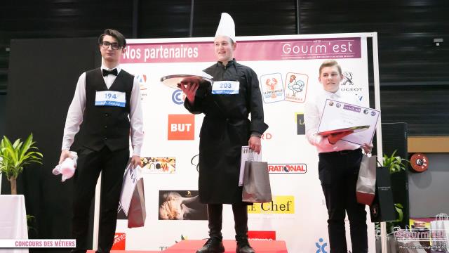 Les lauréats de la course des garçons de café