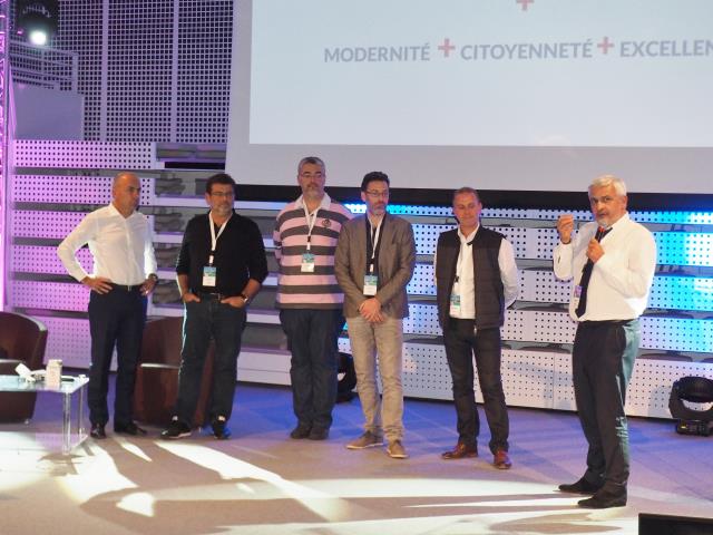 A droite, le président de France Boisson, Loïc Latour, avec les administrateurs de Service en Tête en clôture de l'AG.