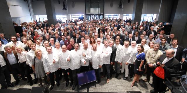 Autour des chefs fondateurs, 500 restaurateurs, producteurs, artisans et vignerons avaient fait le déplacement.
