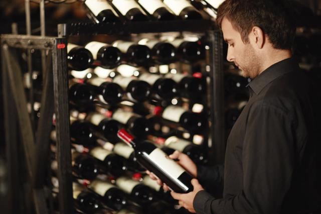 Les fondamentaux acquis en mention complémentaire somellerie doivent permettre de valoriser un vin en restauration.